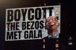 Urin-Protest gegen Jeff Bezos bei Met-Gala