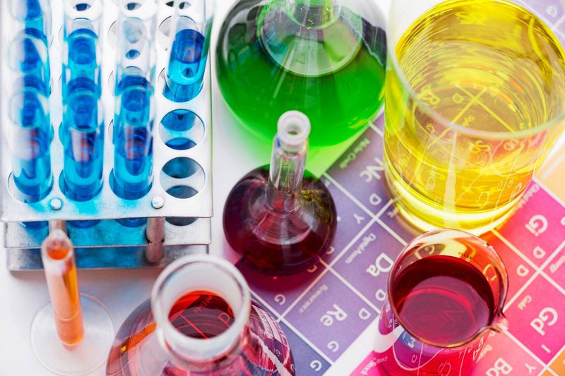 Mehr als ChatGPT: Wie Künstliche Intelligenz die Chemie verändert
