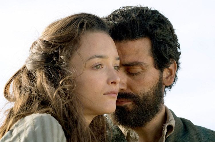 Geben sich gegenseitig Halt: Charlotte Le Bon und Oscar Isaac in 