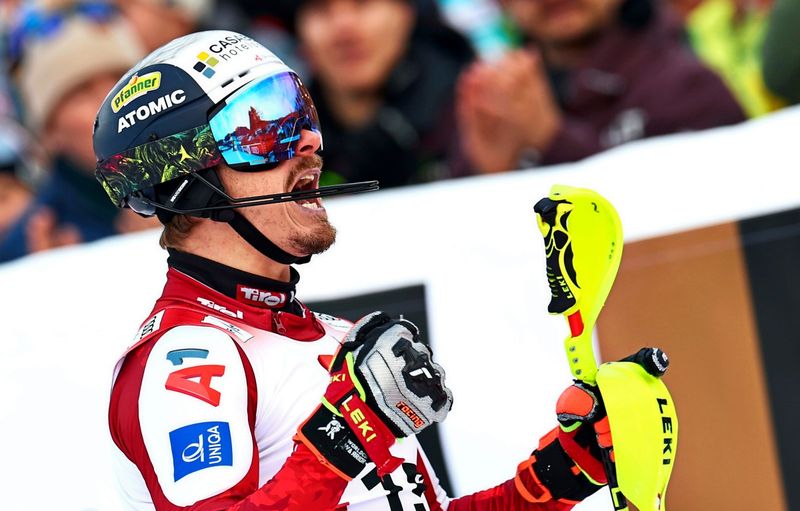 Manuel Feller gewinnt den Slalom von Kitzbühel