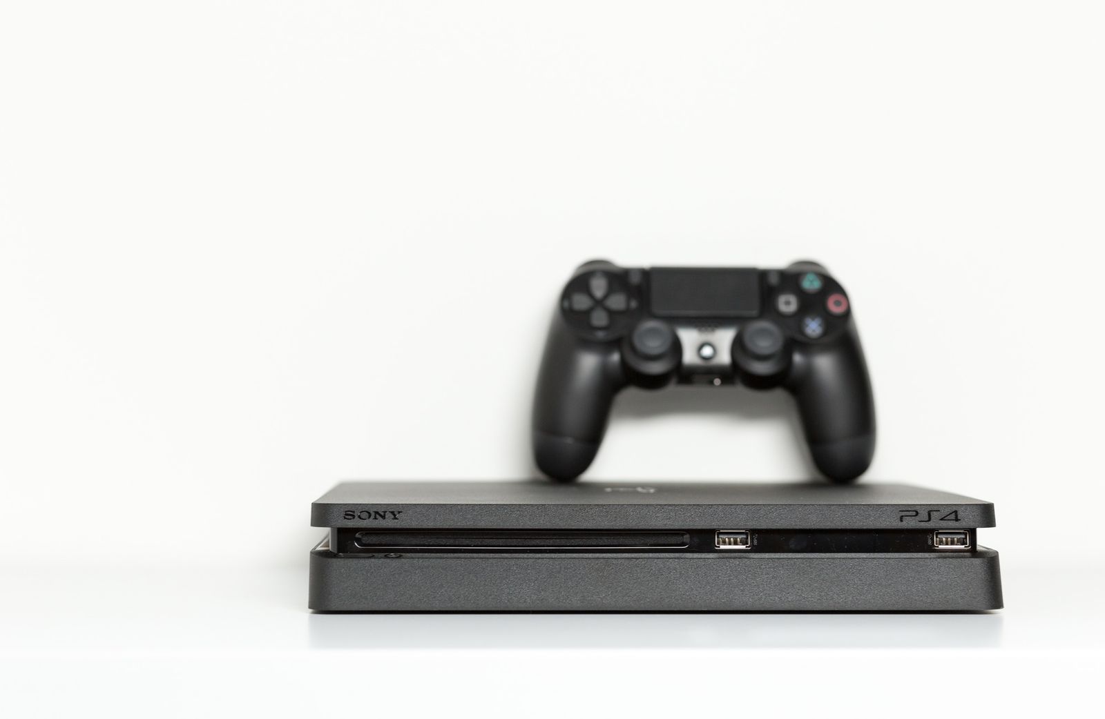 Die neue PS4 (Slim) im Test: Rundum besser bei starker Konkurrenz ...