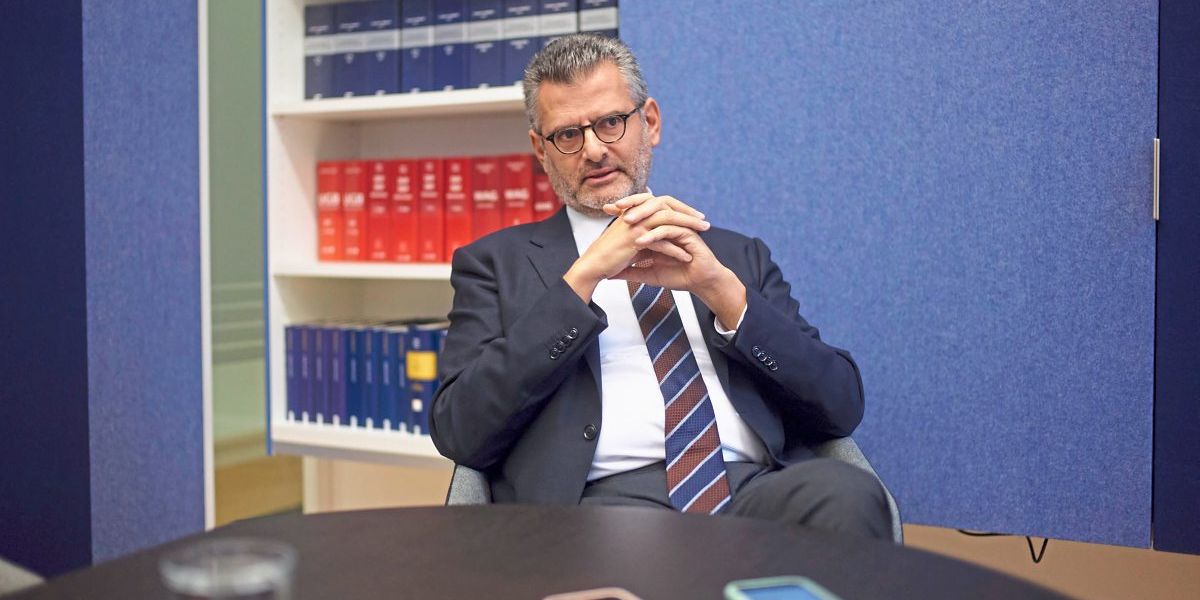 Justizkonflikt um Anwaltsgelder: Anwaltskammer fordert höhere Tarifsätze