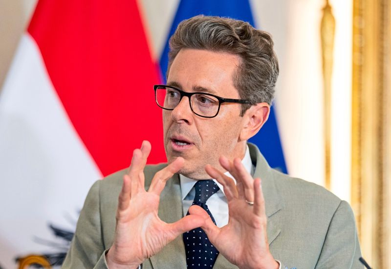 Krisengipfel in Wien: Mahrer wegen WKO-Gehältern mit Kritik aus eigenen Reihen konfrontiert