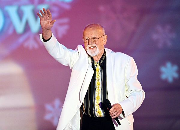 Roger Whittaker - Figure 1