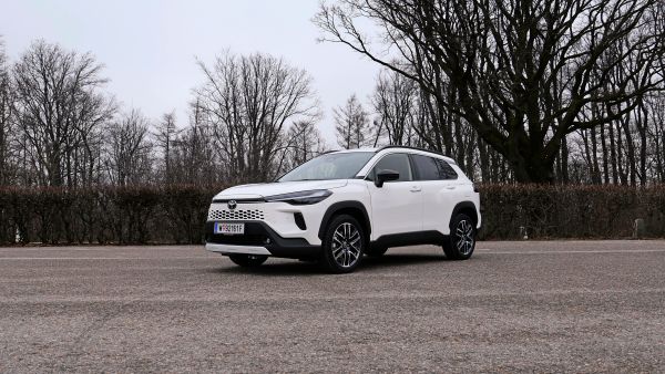 Toyota-Corolla-Cross-W-nsch-dir-was