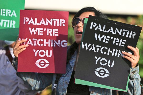 -Wenn-der-Polizist-nicht-wei-wo-die-Entscheidung-herkommt-Der-Kampf-gegen-Palantir-in-Bayern