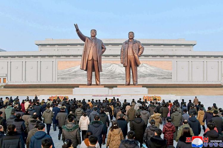 Statue von Nordkoreas Führung. 