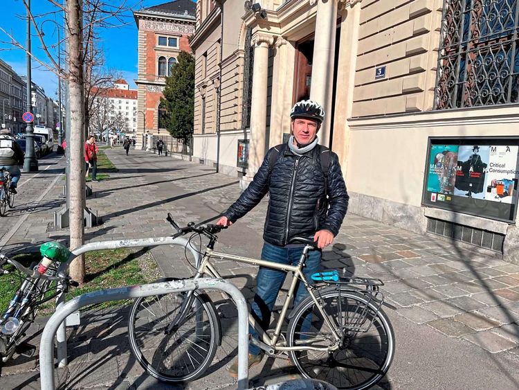 Robert Fuchs, Gründer der Fahrradschule Schulterblick in Wien