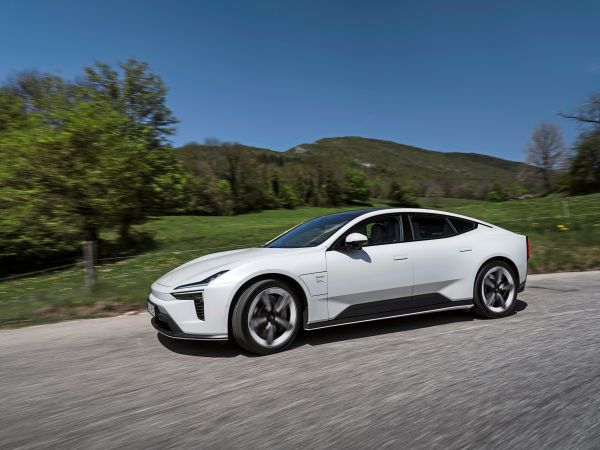 Polestar-5-Mit-dem-Grand-Tourer-ferne-Ziele-schnell-erreichen