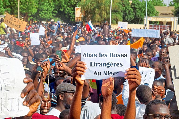 Demonstrierende in Niamey