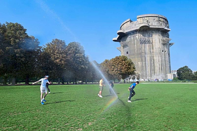 Grün oder braun? Wie im Wiener Augarten das Dilemma Bewässerung angegangen wird