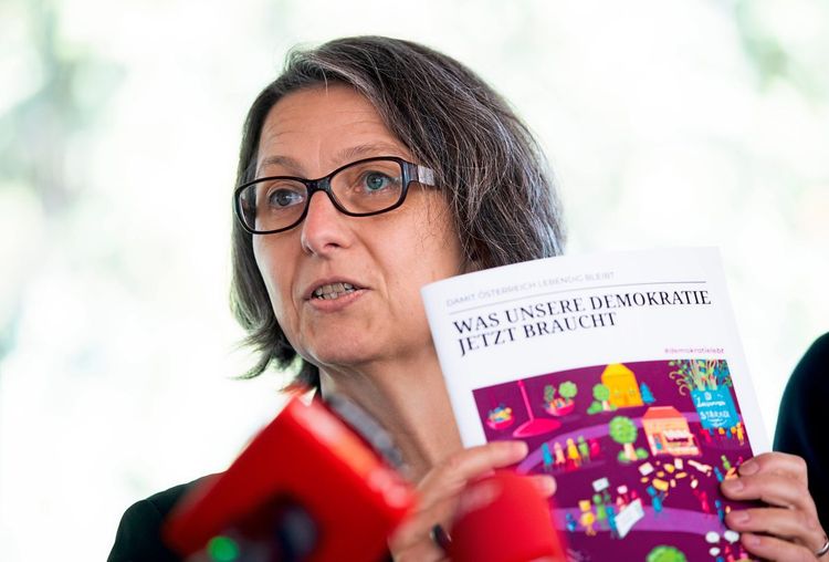 Zivilgesellschaftliches Bündnis sorgt sich um Demokratie in Österreich ...