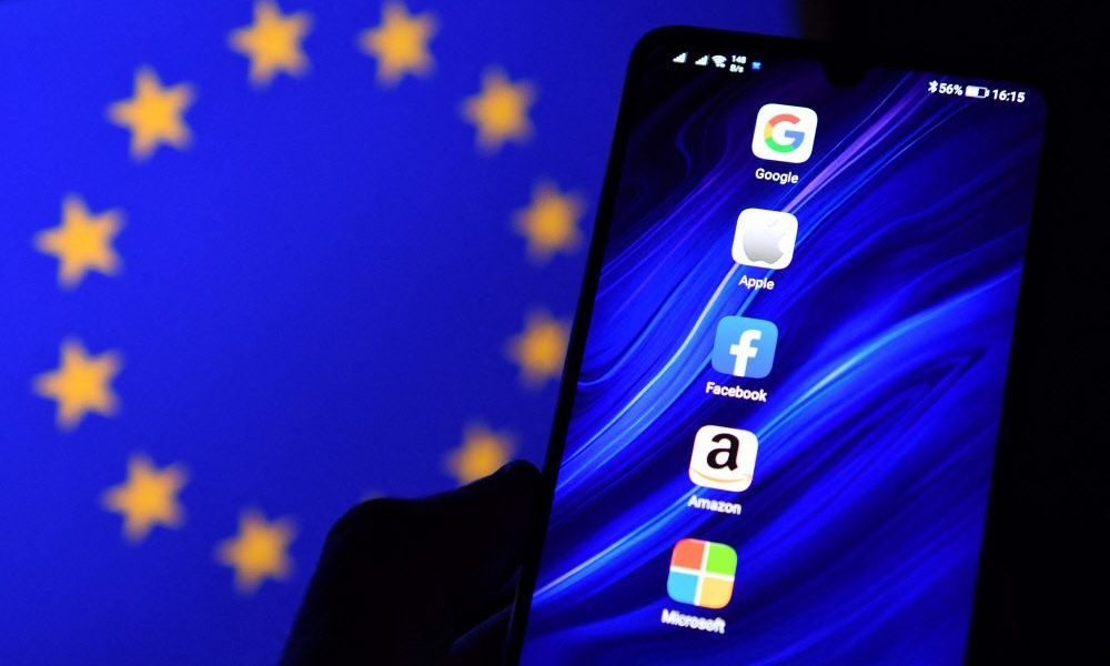 Strengere Regeln für Google und Co: EU-Parlament nimmt Gesetzespaket an