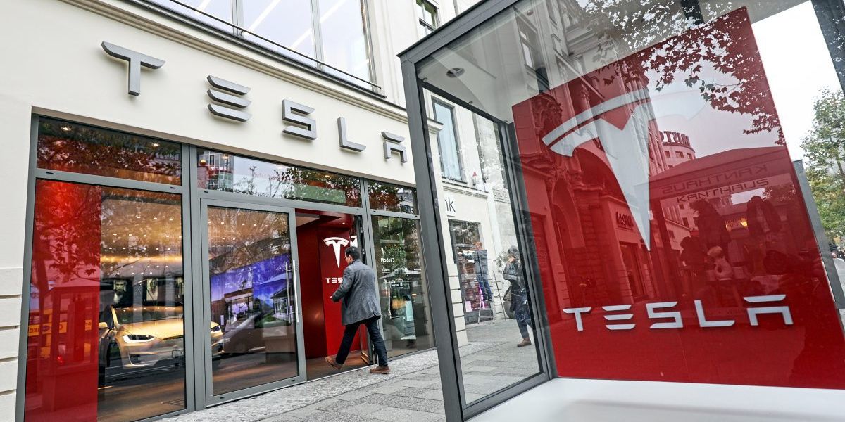 Tesla Erzielt Zweiten Quartalsgewinn In Folge - Unternehmen ...