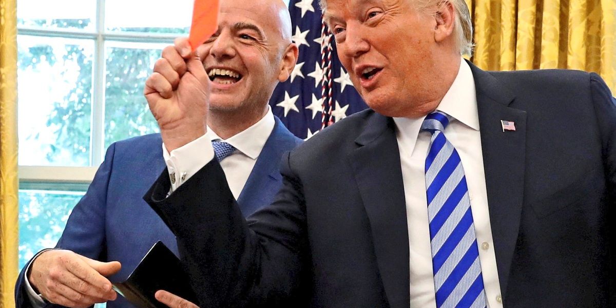 Kehrtwende der FIFA: US-Star Balogun trotz Roter Karte spielberechtigt – weil Trump bei Infantino anrief?