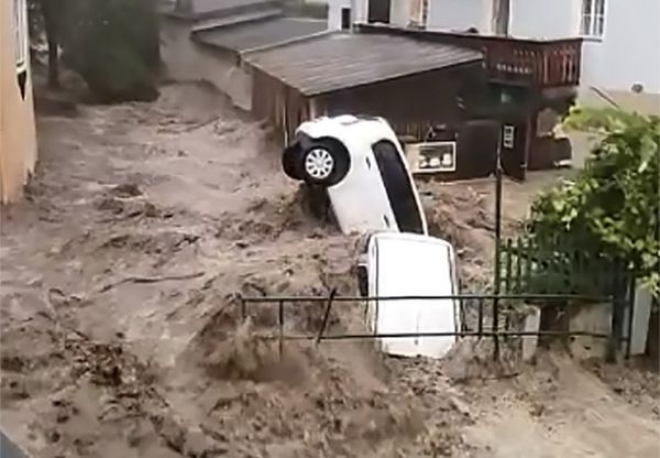 Unwetter sorgen in Österreich für massive Überschwemmungen