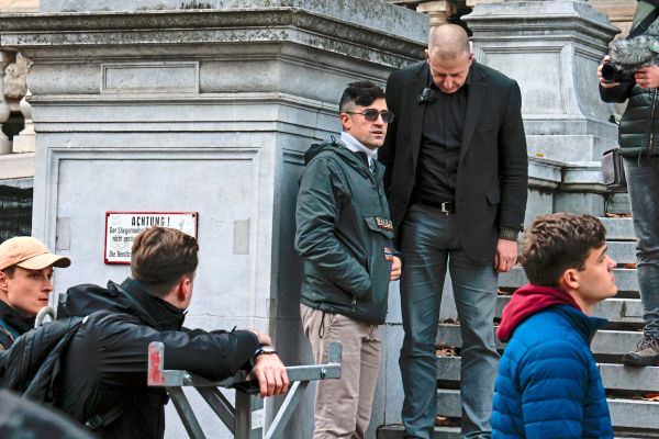 Scharfe-Kritik-von-Anrainern-an-Polizeieinsatz-vor-Identit-ren-Lokal-in-Wien
