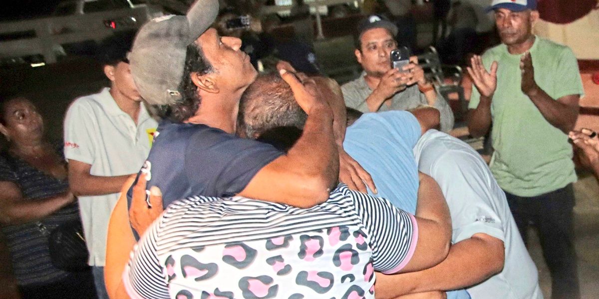 Mexikanische Fischer trieben fünf Tage in Kühlbox im Pazifik