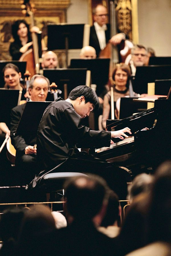 Mit-Mozart-und-der-Kammerphilharmonie-Bremen-in-die-Schwerelosigkeit