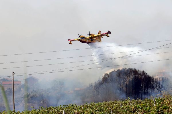 Flughafen-Catania-wegen-Brand-gesperrt