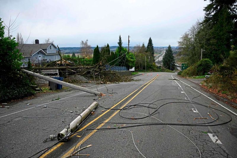 Sturm an US-Westküste: Zwei Tote, Hunderttausende ohne Strom