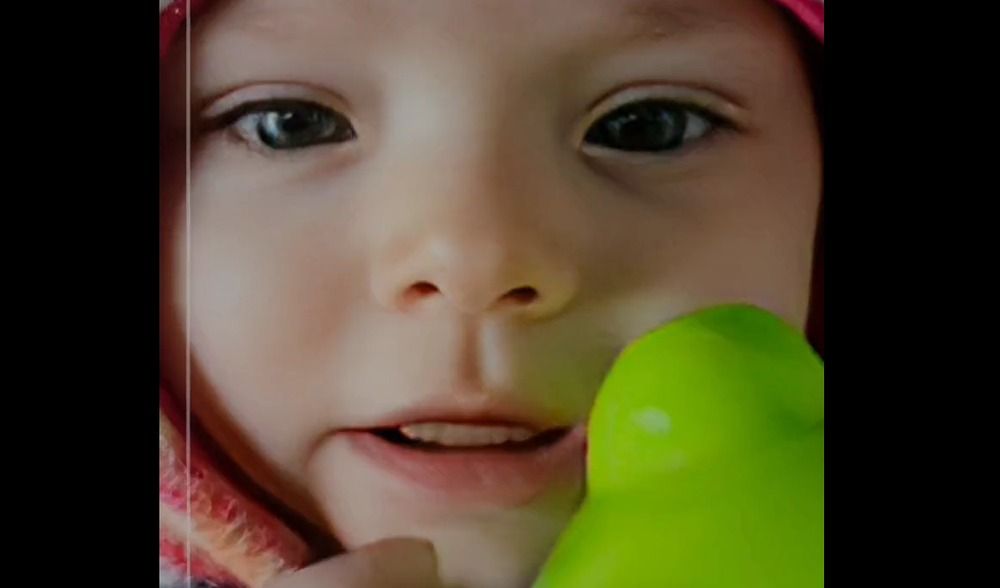 Samsungs "Photo Remaster" verpasst Säuglingen Zähne