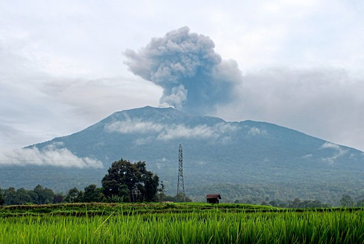 Der 2.891 Meter hohe Marapi gilt als einer der aktivsten Vulkane auf Sumatra.