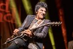 Ronnie Wood kommt auf die Burg Clam: Kinder, sperrt eure Omas weg!
