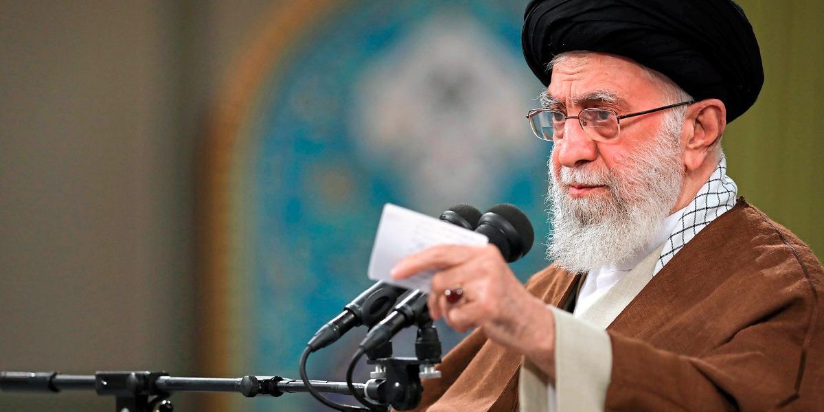 Nichte von Ayatollah Khamenei ruft zur Isolierung des Iran auf Iran