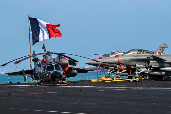 Marinesoldat-verr-t-ber-Fitness-App-Strava-Standort-von-Flugzeugtr-ger