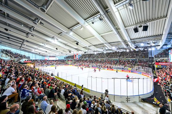Hallen-sperren-zu-statt-auf-Der-Eishockeyverband-schl-gt-Alarm