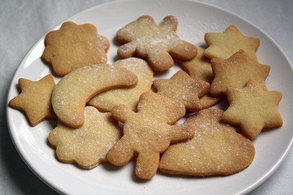 Marzipan-Punschkugeln, Kokosstangerln und Butterkekse - Weihnachtskekse ...