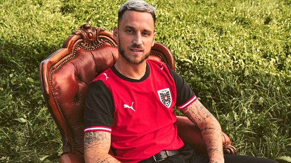 Knallrot-und-ein-bisserl-schwarz-So-sieht-das-neue-FB-Trikot-aus