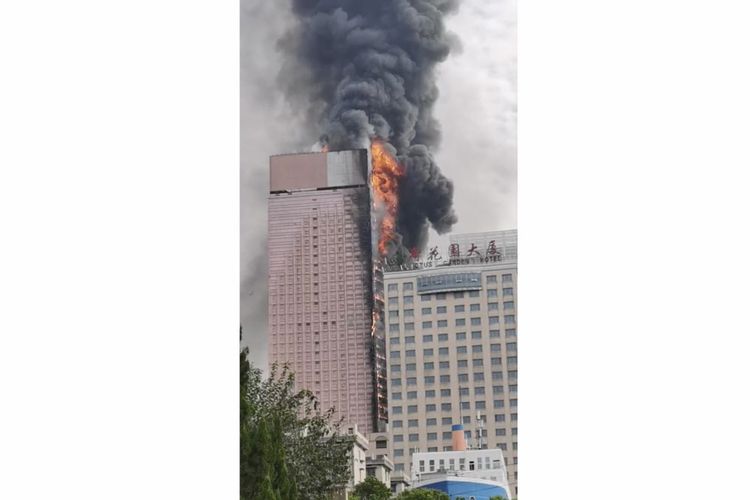Großbrand in 42-stöckigem Bürohochhaus im Südosten Chinas gelöscht -  International -  › International