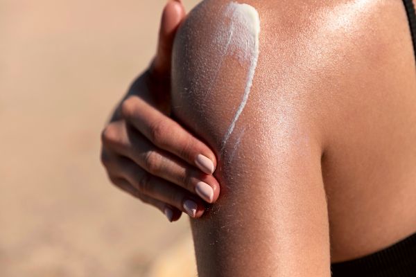 Gesunde-Br-une-und-krebserregende-Sonnencreme-Sieben-Mythen-ber-Sonnenschutz