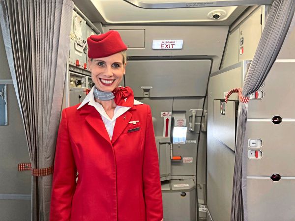 Flugbegleiterin-Viele-denken-dass-wir-nur-an-Str-nden-liegen-