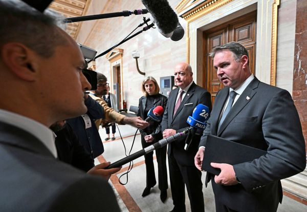 -Bedenkliche-Berichterstattung-zu-Graz-Babler-plant-runden-Tisch-will-auch-Auf-1-genau-pr-fen-