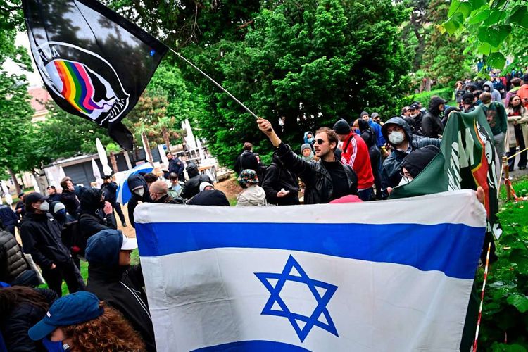 Die Pro-israelische Gegendemonstration am Uni-Campus im Alten AKH in Wien besuchten rund 70 Personen.