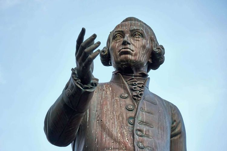 Eine Kant-Statue.
