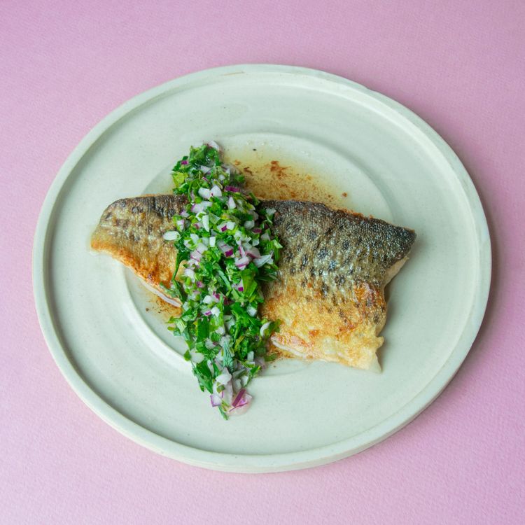 Rezept für gebratene Bachforelle mit Kräutersalsa - Hauptspeisen ...