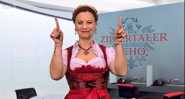 Schmusen-mit-Ren-Benko-in-Gute-Nacht-sterreich-verr-terisches-Foto-mit-Nadja-Bernhard