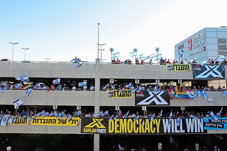 Am Dienstagnachmittag setzten sich die Proteste gegen Justizreform auf dem Flughafen Ben Gurion bei Tel Aviv fort.