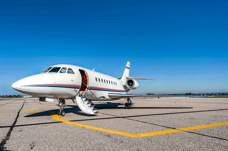 Spanien und Frankreich für Abgabe auf Reisen in Privatjets