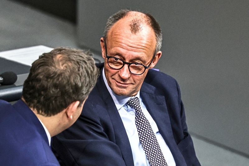 "Kanzlermehrheit" für umstrittenes Rentenpaket rettet die deutsche Koalition