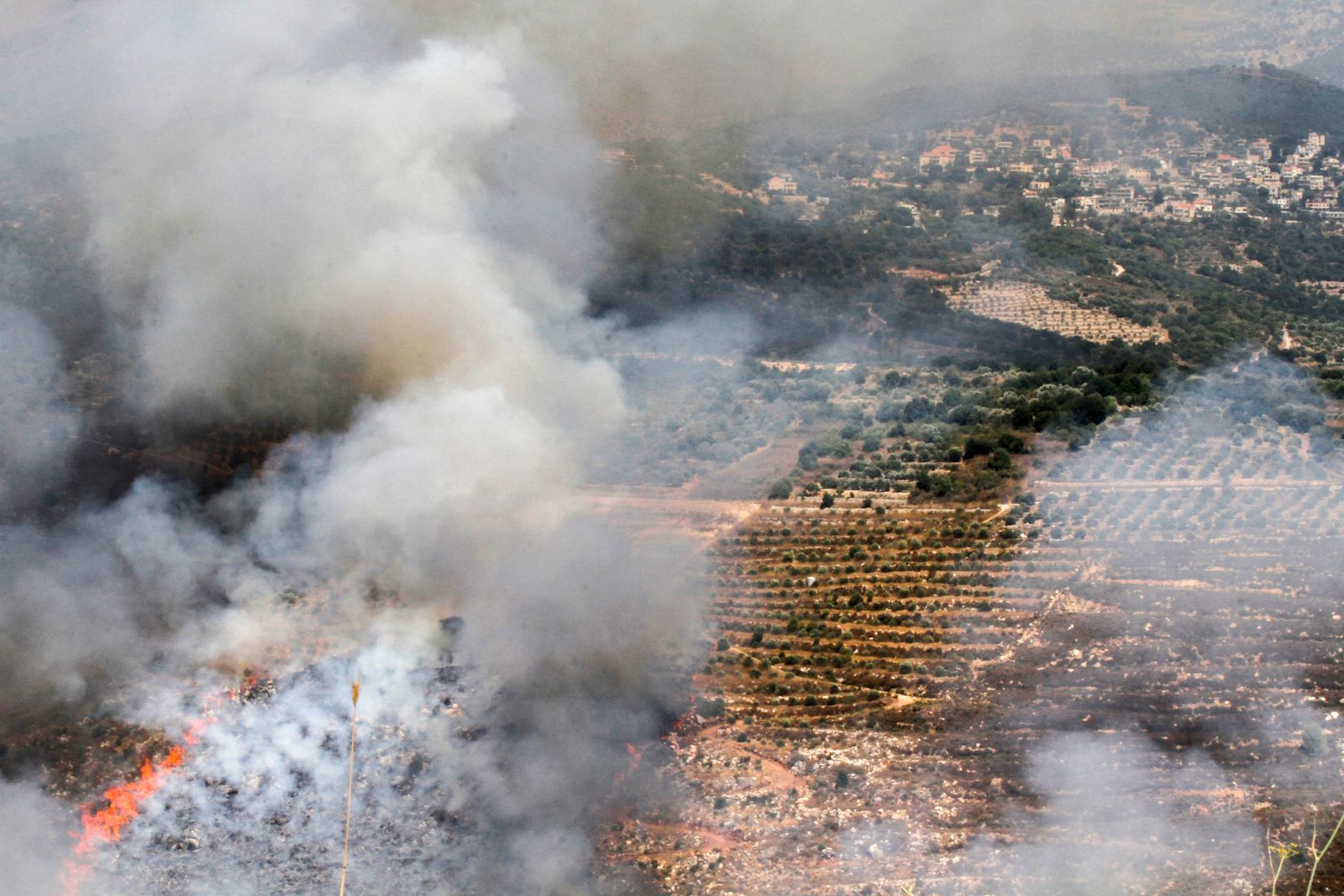 Israelisches Militär: Luftangriffe Trafen Abschussrampen Im Libanon ...