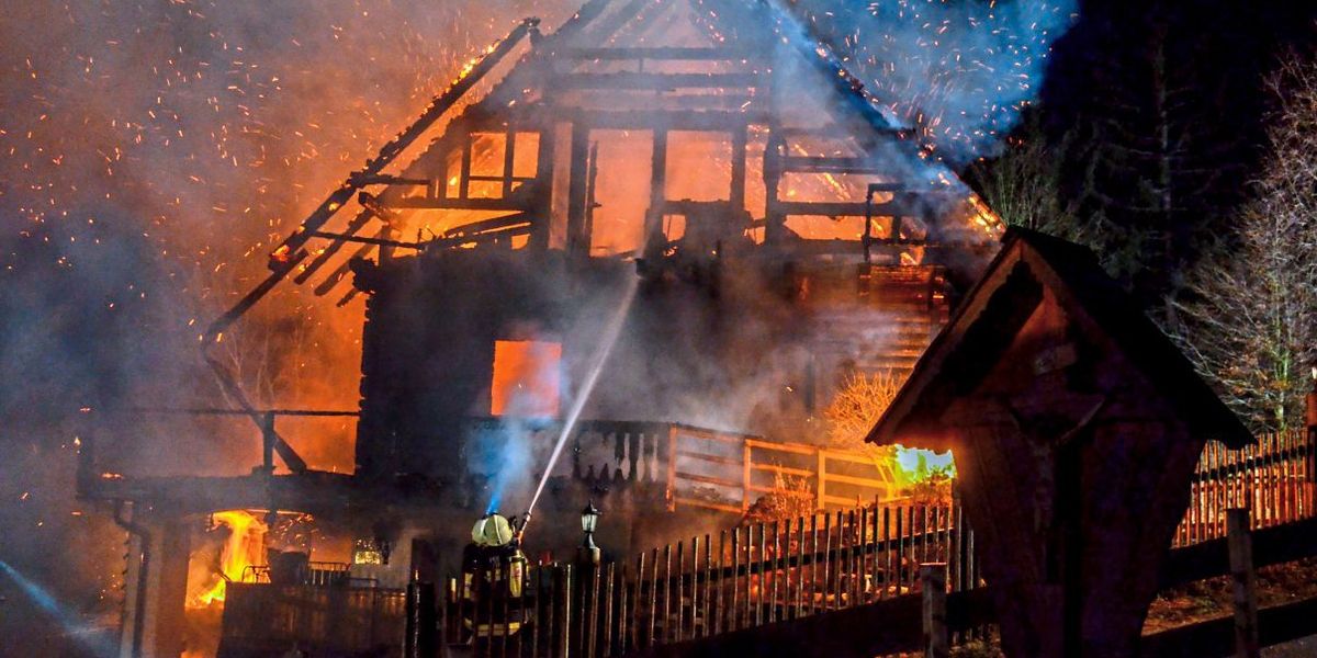 Rasch gelöscht  In einem Mehrparteienhaus in Leoben-Donawitz geriet eine  Dämmfolie in Brand