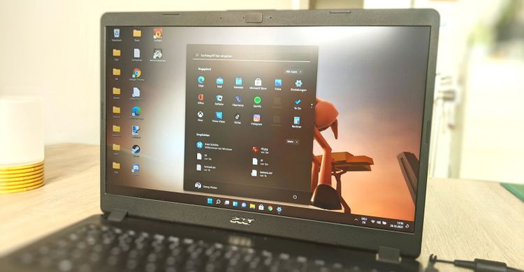 Ein Laptop mit Windows 11