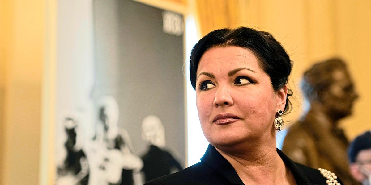 "No Netrebko": Proteste Gegen Auftritt Der Sopranistin In Berlin ...