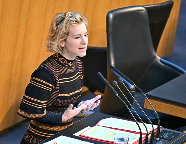 Privatunis-entsetzt-ber-geplantes-Verbot-ffentlicher-Finanzierung