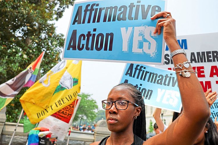 Demonstrantin, die Affirmative Action unterstützt, am Donnerstag in Washington.